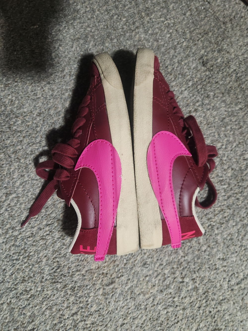 Nike Women's Maroon Sneakers with Pink Swoosh